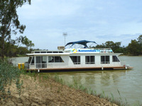 Kanadah houseboat